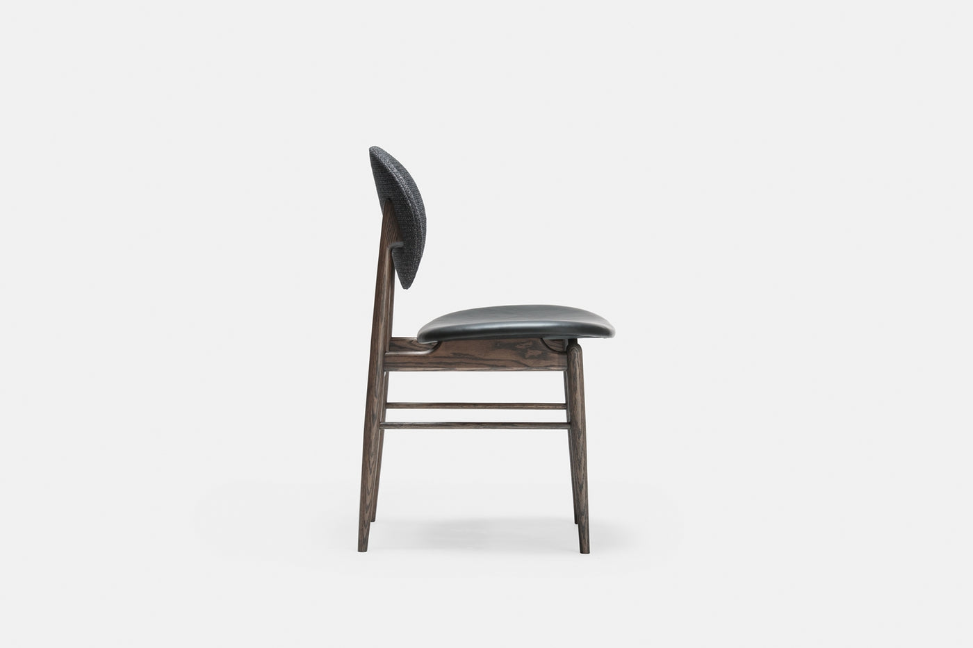 Outline Chair / Smoke