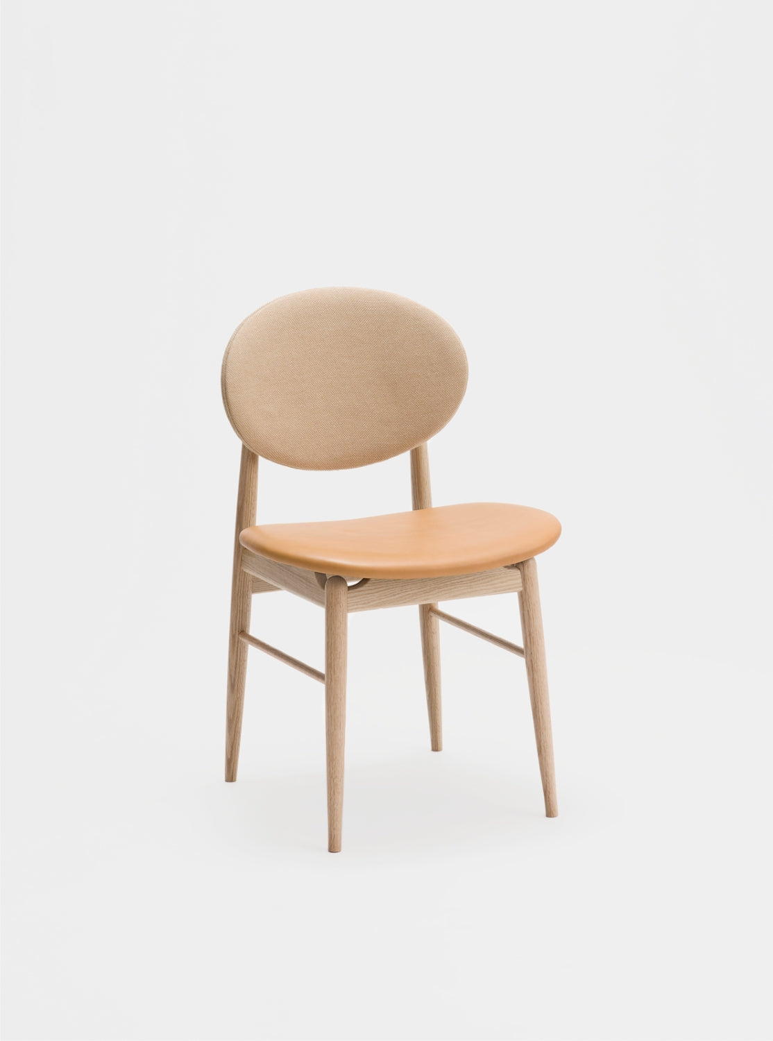 Outline Chair / White